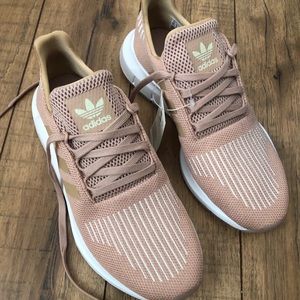 Adidas Swift Run 9.5
